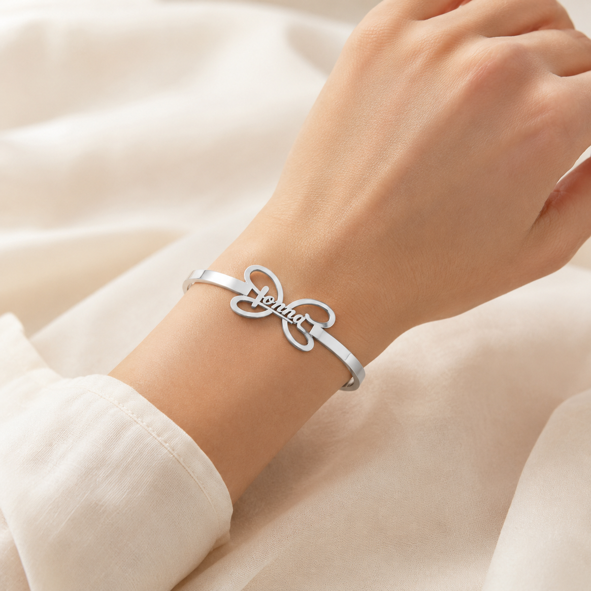 04 Custom Name Bangle